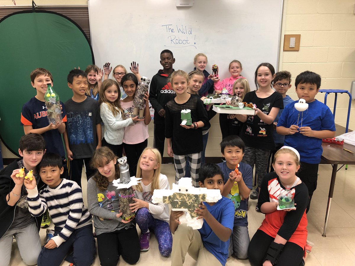 Shakerag_AP's tweet image. Makers’ Space Morning to create our Wild Robot critters!! 🤖 🦔🐿🦊🦆🦉 #GRA17 #GRAWild @MsDeMuroGLC
