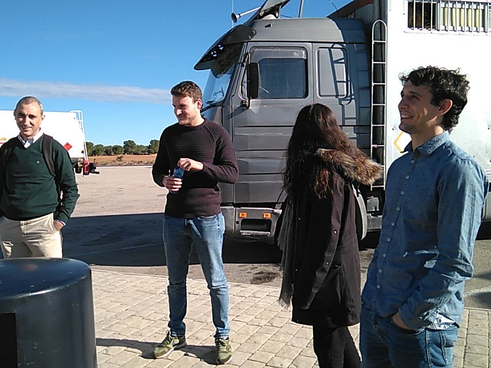 PaolaFatas's tweet photo. Después de recorrer 1350 km, en este #roadcampsi, lo mejor, las #personas! 
Un placer #aprender #compartir #reir #discutir #viajar #descubrir #escuchar con vosotras! https://t.co/f9XK7nwSoV