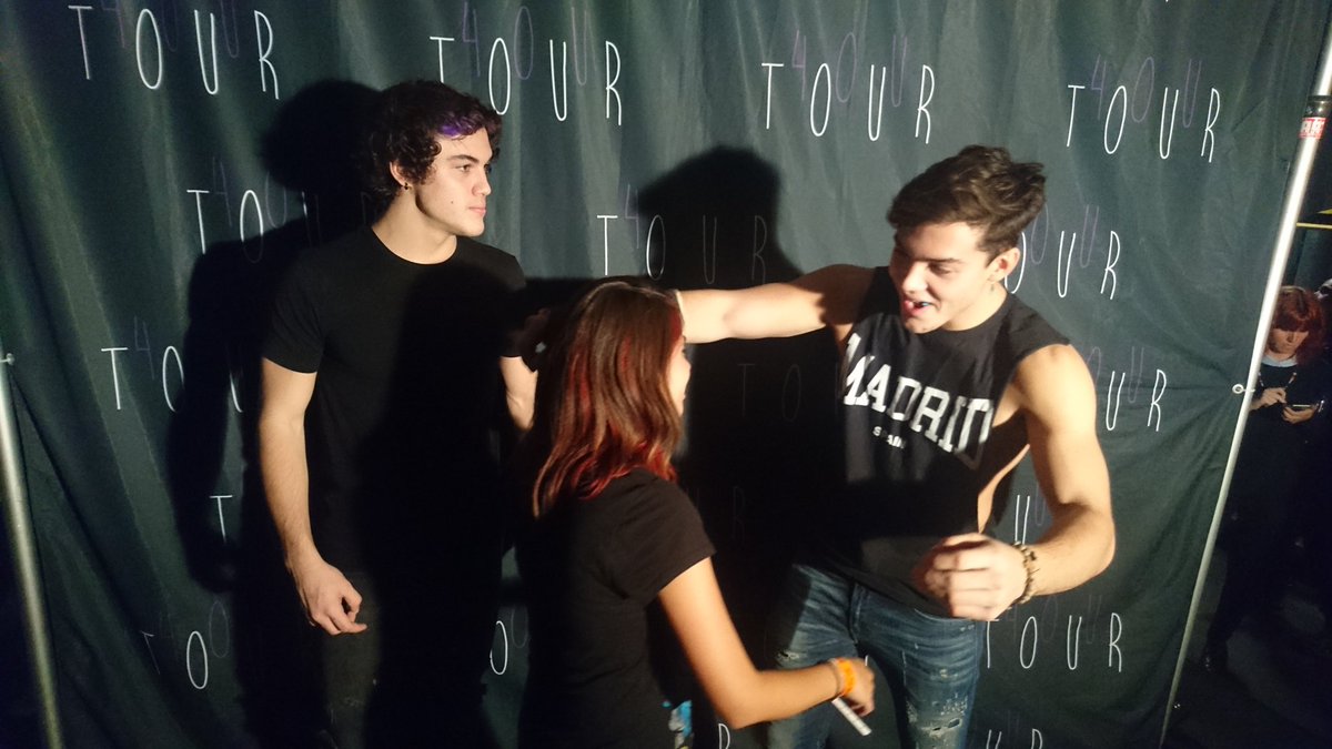 artsy_dolans's tweet image. 1 YEAR AGO TODAY!!! 😭💜
#4ou #dolantwinstour 
@EthanDolan @GraysonDolan