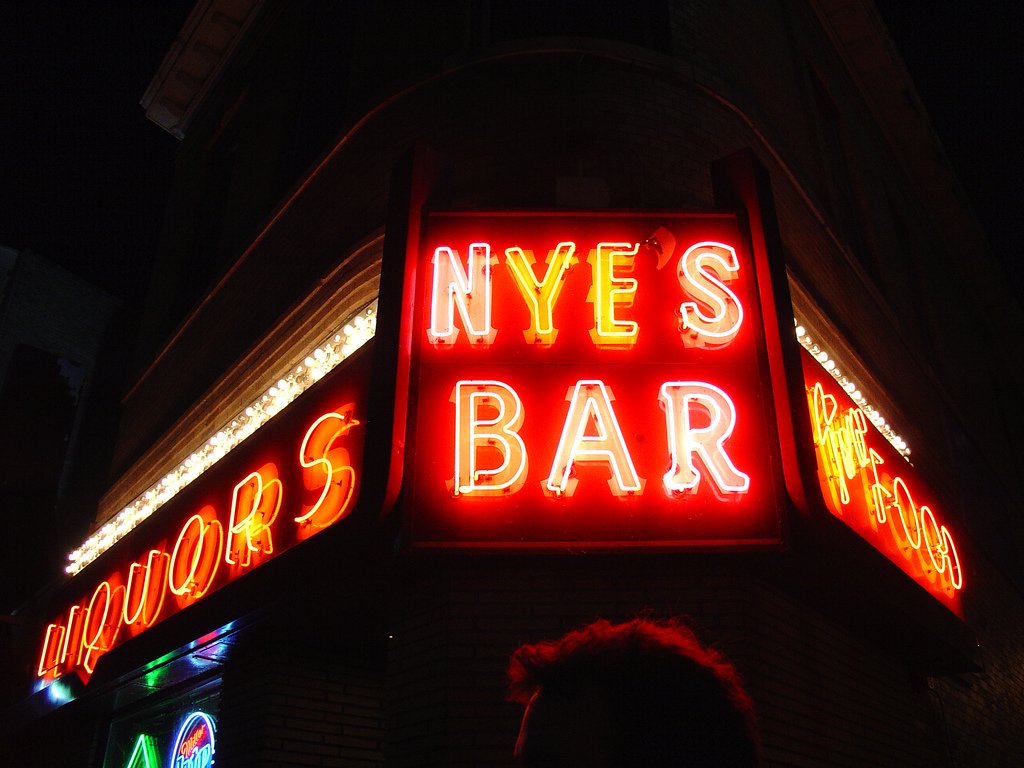 LocalCurrent's tweet photo. Nye's is coming back as a piano bar — behind the same façade, and under the same ownership. https://t.co/AKHgbCoLrO https://t.co/tWzxzaDLsa