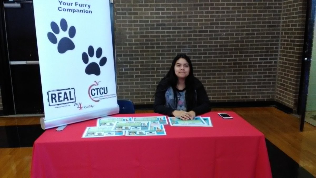 Thanks to the @echstylerisd juniors for helping work stations for the #RealityFair! #awesome