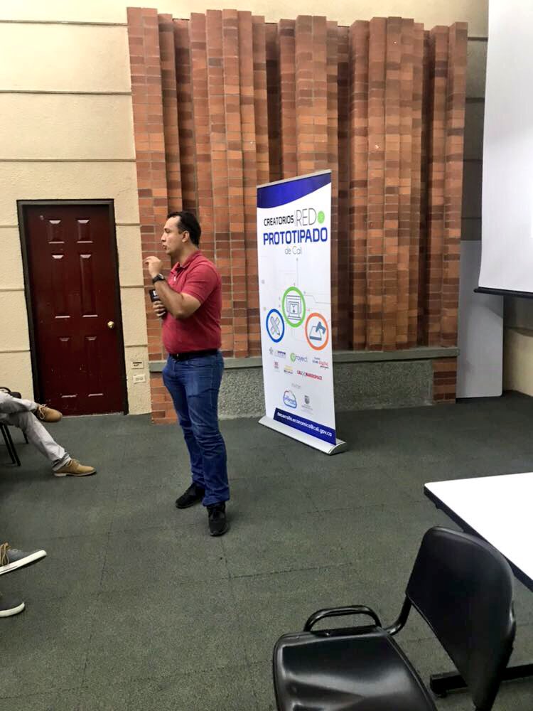 DEconomicoCali's tweet photo. El Sistema de Desarrollo Empresarial de la @DEconomicoCali se conecta con emprendedores y estudiantes de la @lauao con le programa #Creatorios y la Red de Prototipados de la ciudad https://t.co/ZGIOwAfZzH