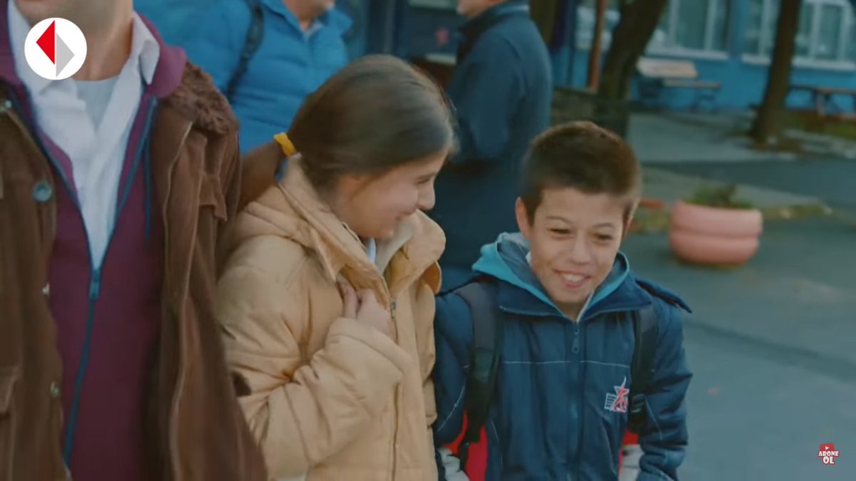 RahmetElibol's tweet photo. Consejo nunca salgan del colegio con sus hermanos menores son muy molestosos   jajaj https://t.co/DyaPUac4vK