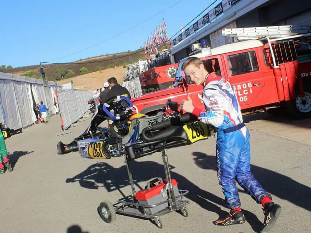 motoraldia's tweet photo. Joshua Duerksen hace historia: con 14 años es el primer paraguayo en llegar a la final del mundi de karting #RMCGF2017
https://t.co/6CB78eXQI4
https://t.co/ge4mAhOqtd