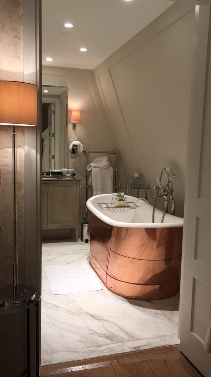 laurazibrant's tweet photo. @CoworthParkUK Happy Friday!!!!! https://t.co/j6Tj1zMXOs