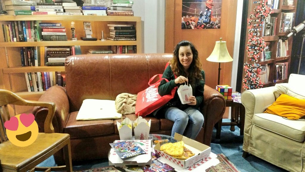 nieri_chiara's tweet photo. Sul divano di #sheldoncooper #thebigbangtheory #warnerbros2017 https://t.co/2TbFoHWkka