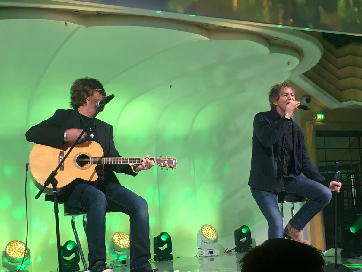McDonaldsDENews's tweet photo. Natürlich spielen sie ihren Klassiker #LemonTree @fools_garden #mcdgala https://t.co/6xvzyh6yJJ