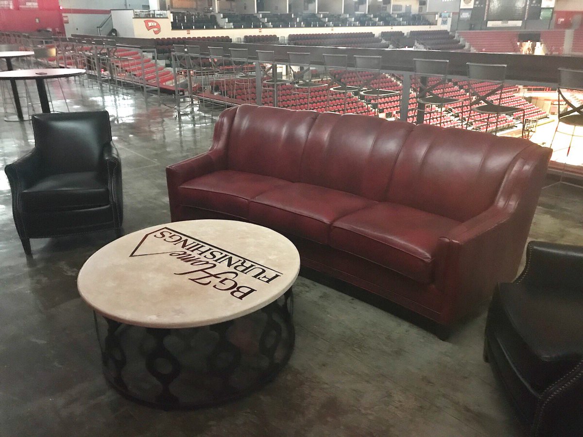 BGHomeFurnish's tweet photo. TONIGHT IS THE NIGHT!
7 PM in Diddle Arena vs. Missouri State!
Our BG Home Furnishings Topper Bar is ready! #wekeepyoucomfortable https://t.co/Wanp5TKA5k