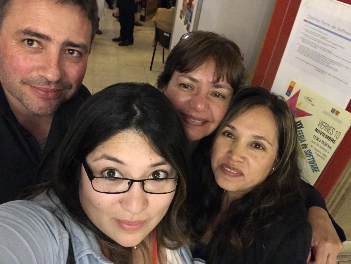 Cerrando la <a href="/FeriaSoftware/">Feria Software USM</a>  con <a href="/rod_salas_f/">Rodrigo Salas F.</a> y las más bknes del @InformaticaUSM 😜