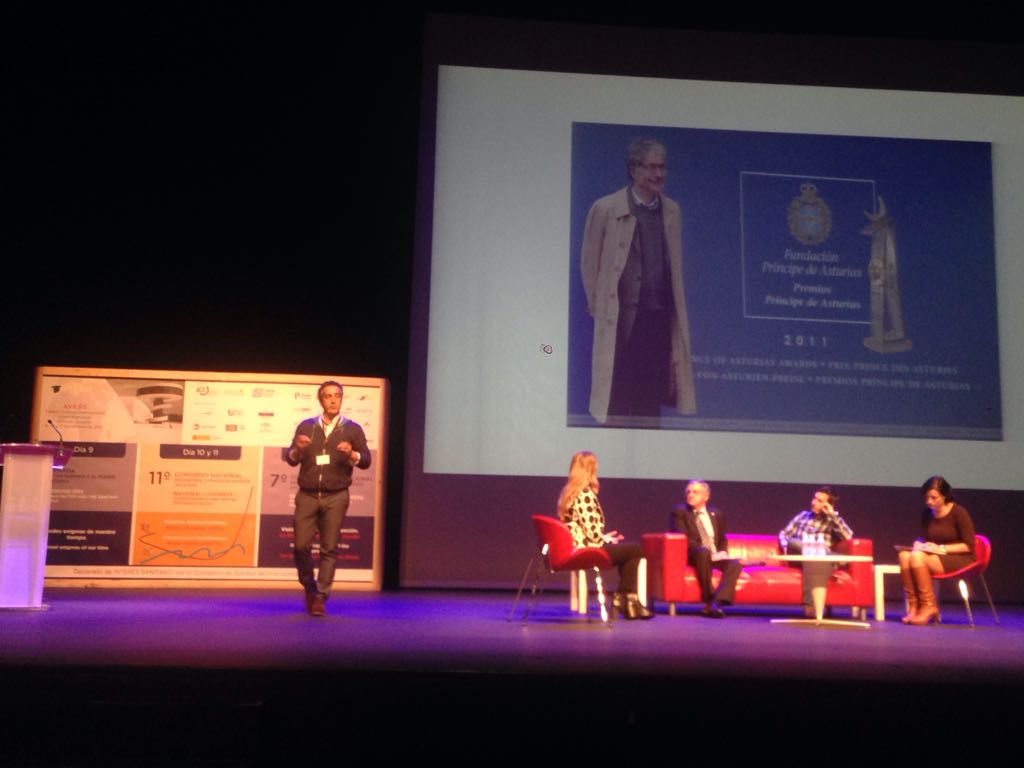 servilleta's tweet photo. 5 ideas fuerza en Ciudadania digital en #smartcities y #ergonomía en el 7 Congreso Internacional Ergonomía y Psicología Aplicada con Alcaldesa de Santander @gemaigual y Manuel Campa Concejal de @AytoAviles Ciudades #smart !! https://t.co/JzEAnt52xu