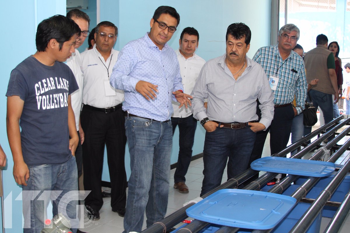 tecnmtuxtlagtz's tweet photo. Visita del Lic. Manuel de Jesús Narcía Coutiño director general del @COCyTECH quien sostuvo una reunión de trabajo en el instituto para conocer los proyectos de investigación de la #MCIM y el #DCI #OrgulloITTG #TecTuxtla #TecNM #SomosTecTuxtla #SomosTecNM #Innovación #Tecnología https://t.co/dUc8pyNJdk