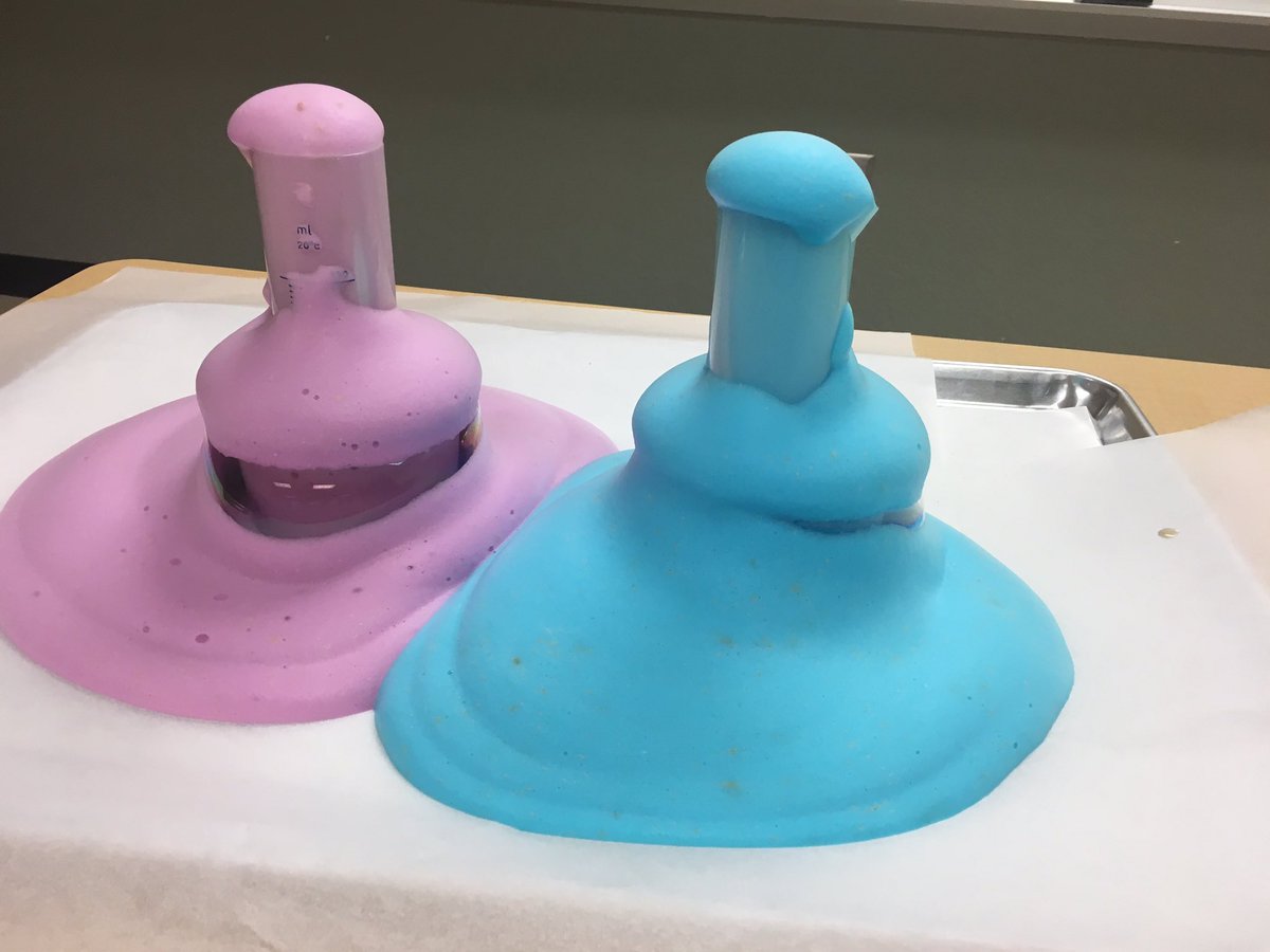 DrPerez2ndGrade's tweet photo. First graders love science! Fantastic Foamy Fountain. @FirstGradePLE @PLEgators https://t.co/1W7kdeLWU1