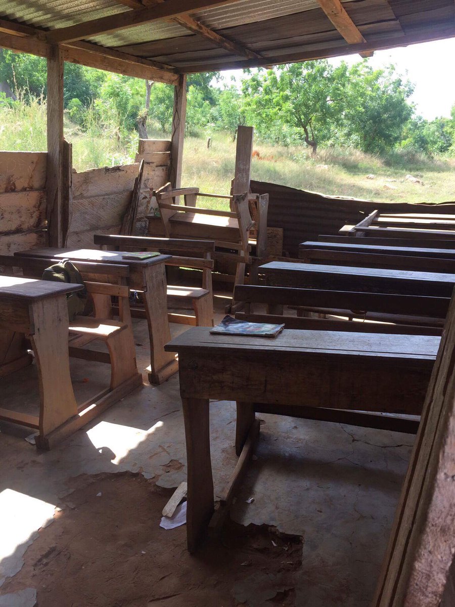 sals_shoes's tweet photo. #backtoschool with @build_educate in #ghana https://t.co/zTp7rC0mhN #children #charity #primaryschool #education #opportunities #shoes https://t.co/yPSTdeCvmG