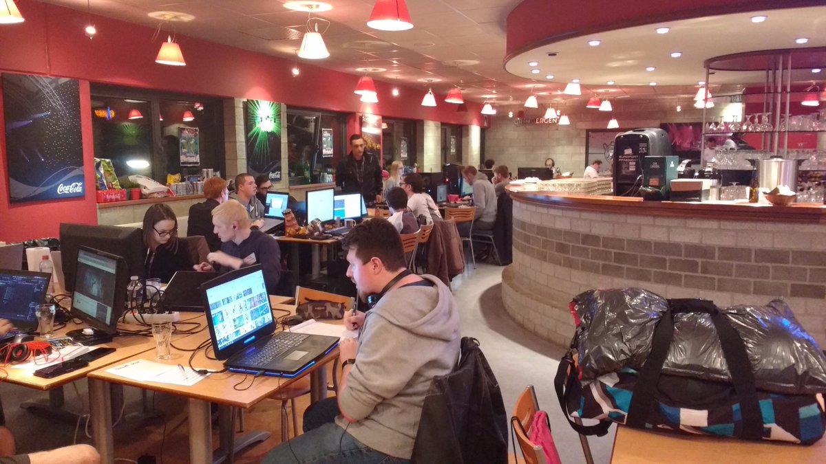 Bien installés, en mode brainstorming #echallenge2017