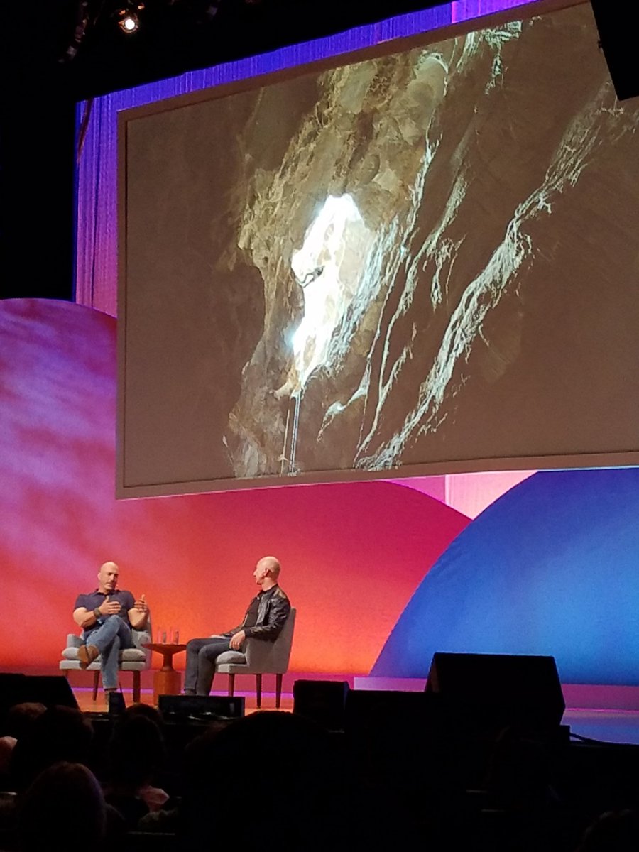 dinakaplan's tweet photo. "Choose a life of service and adventure" - @JeffBezos  #summitla17 https://t.co/U54eUu1DM9