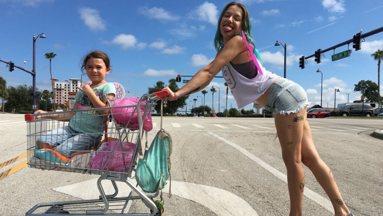 IndieWire's tweet photo. "You donβt need to do things in the typical way to get a beautiful result.β Bria Vinaite on Sean Baker and #TheFlorida Project: https://t.co/W8tQqUFs6F https://t.co/XjQo7be4y6