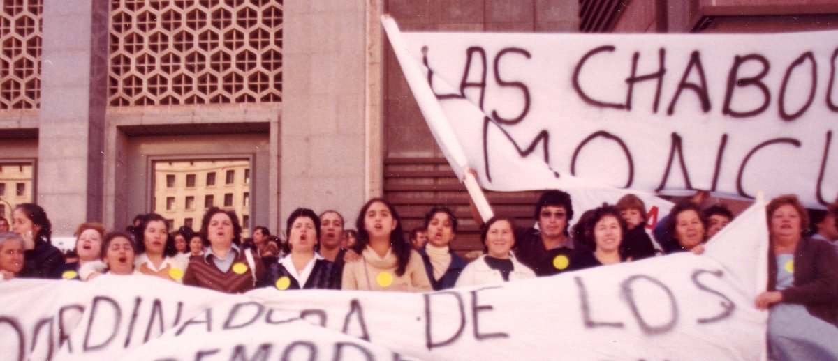 ConchiBarrios40's tweet photo. Ella se ha dado cuenta de que las cosas no iban bien entre nosotros, pero ya no estamos en el pueblo. Por muy marido que sea, no pienso renunciar al trabajo, ni a estar en la asociación del barrio ni en la federación. https://t.co/qlE3JHI0sg