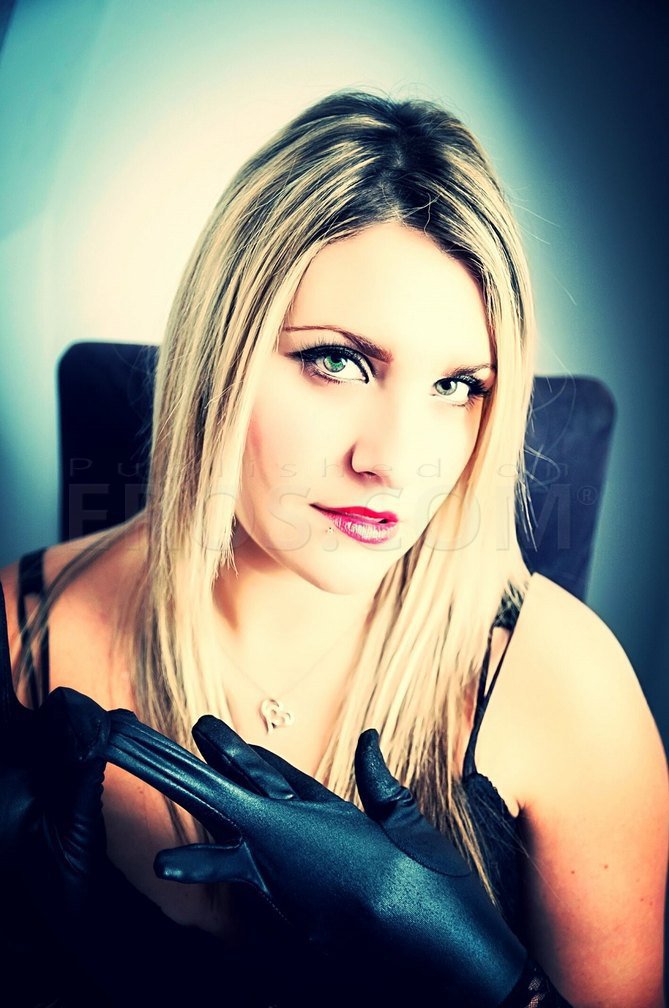 MISS MACKENZEE @missmackenzee - Entrancing Gorgeous Blonde Temptress. #erosPhilly #erosBDSM ow.ly/vnCP30gq3ep