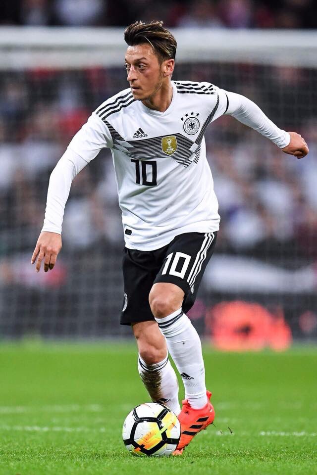 M10's tweet photo. No goals at Wembley tonight. Not what we wanted - but a good first half keeps us optimistic 👍🏻🇩🇪  #ENGGER #DieMannschaft #RoadToRussia https://t.co/8z3d7aScbx