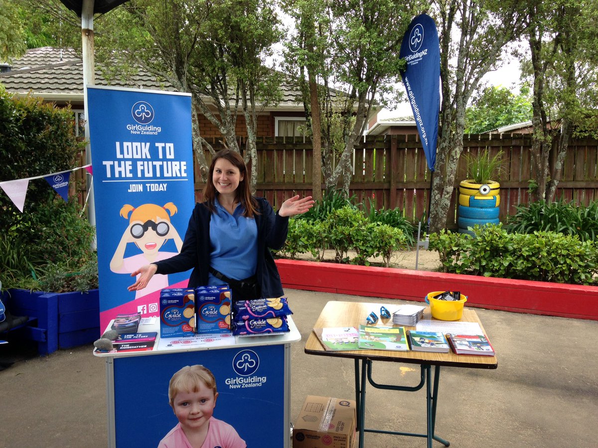 PakurangaRanger's tweet photo. We are at Pakuranga Heights Primary School's #FamilyFunDay to promote @GirlGuidingNZ, sell #GuideBiscuits, and talk about @WhiteRibbonNZ. https://t.co/zE4XZyS69f