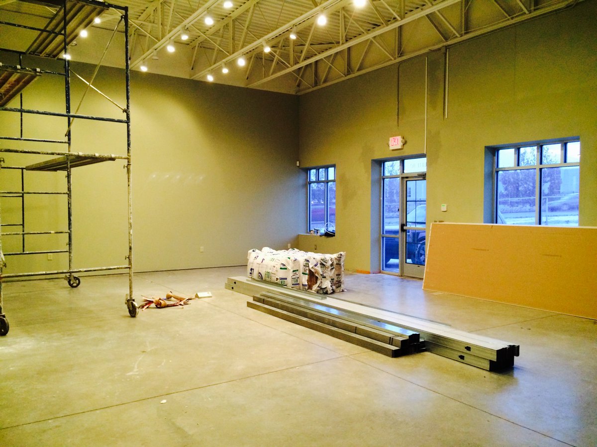 weRowmsp's tweet photo. #FlashbackFriday -- Back in 2015, we were just an empty rectangle waiting for someone to take over. Today, we're a place for anyone and everyone to work on their fitness journey - one row at a time! #ThisIsHowweRow #weRowStrong https://t.co/Cw2Y2R0wGP