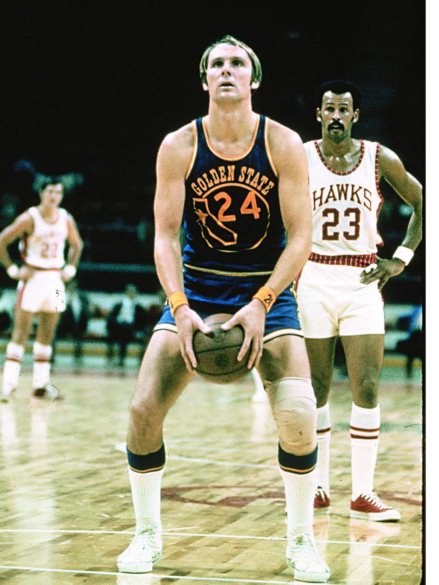 SportsDaysPast's tweet photo. Rick Barry, who shot near 90% from the line as an NBA player while shooting underhanded, teaches his son Canyon the tricks of the trade https://t.co/Gt9QbaZf5p