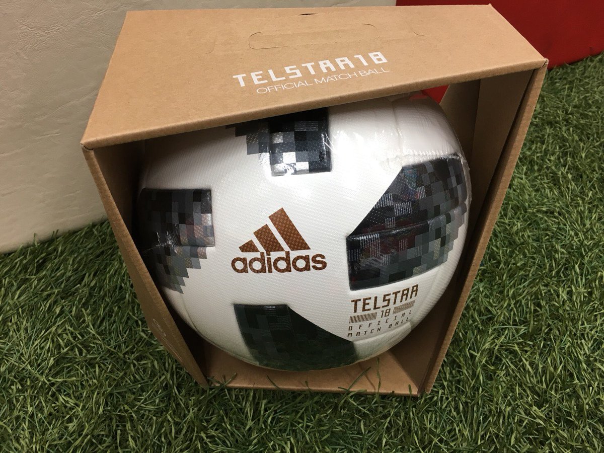 Momijiyafc Di Twitter Adidasよりロシアw杯モデル テルスターが本日発売 白と黒のツートンをベースに高級感あふれるスタイリッシュなデザイン 今ならまだ友達とかぶらないぞっ Momijiyafc テルスター サッカー サッカーボール ロシアワールドカップ