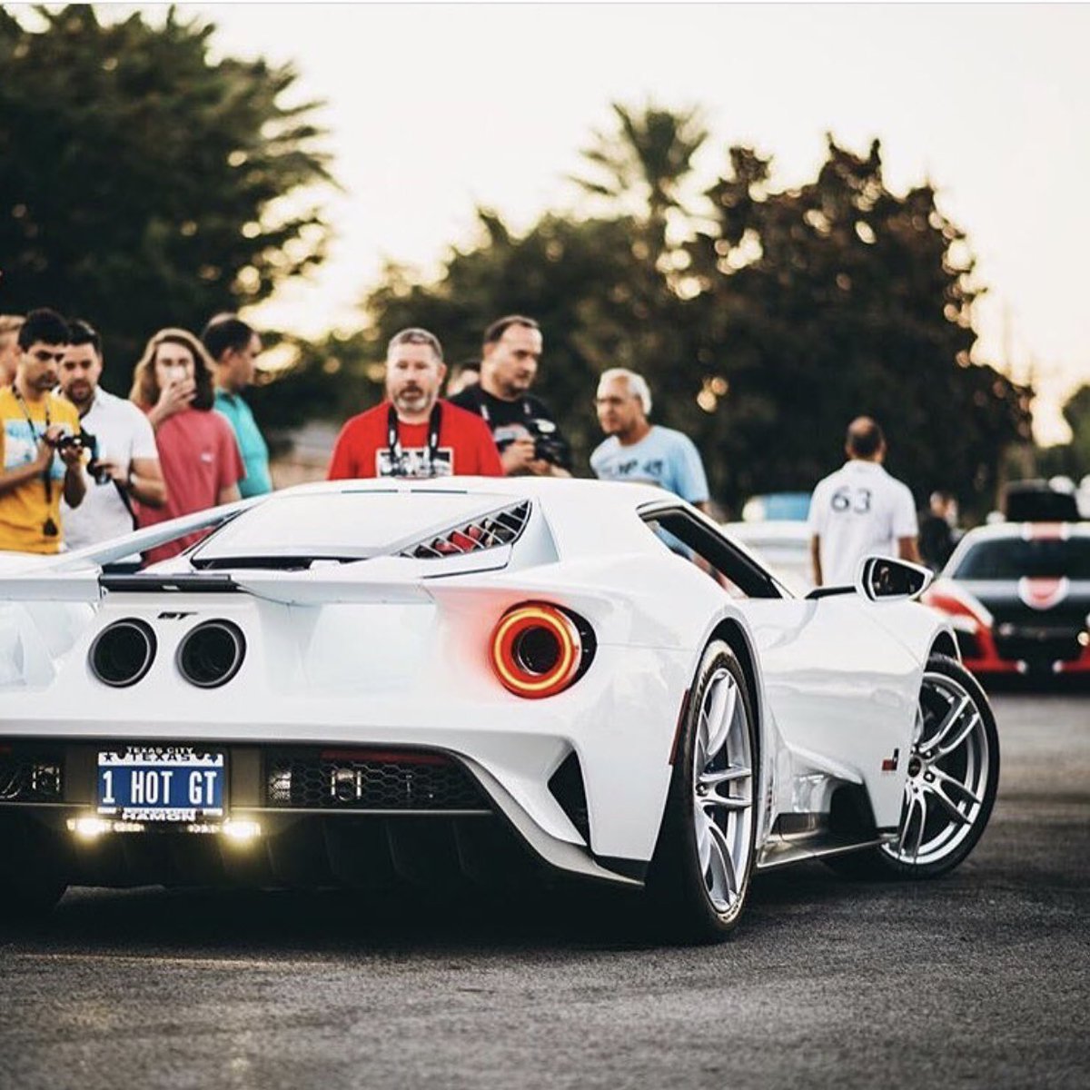 CrazyCars_Depot's tweet photo. Beautiful #ford #GT #mean #whitelikebabypowder https://t.co/nYenBHm7h6