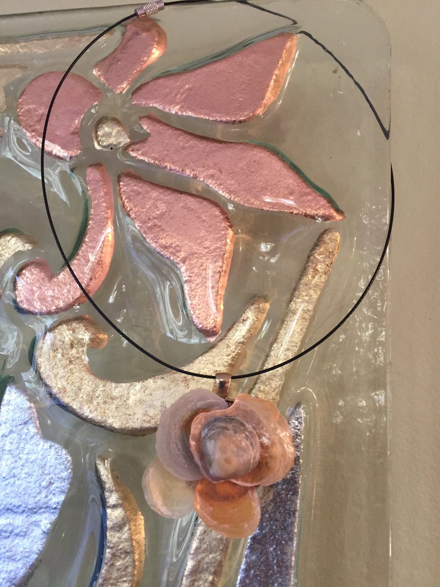 rosellabetty's tweet photo. #Necklace #Art #Shellflower #Nature #MirrorMatch #Mywork #Ocean #inspiration https://t.co/bXlAhyc4qG