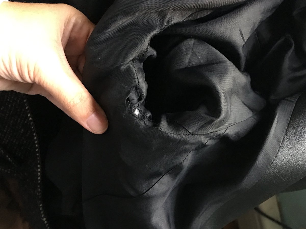 Flirtyfunlashes's tweet photo. #MichaelKors your customer service is atrocious! 3 weeks of a torn coat and still it’s being called a “handbag.” No resolution to date! https://t.co/d4VocmiBwp