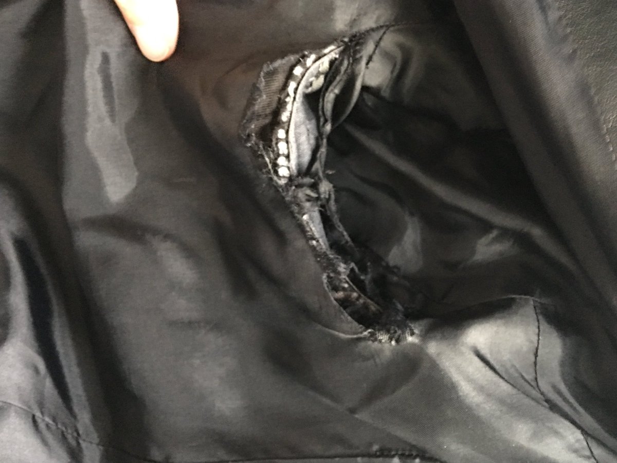 Flirtyfunlashes's tweet photo. #MichaelKors your customer service is atrocious! 3 weeks of a torn coat and still it’s being called a “handbag.” No resolution to date! https://t.co/d4VocmiBwp