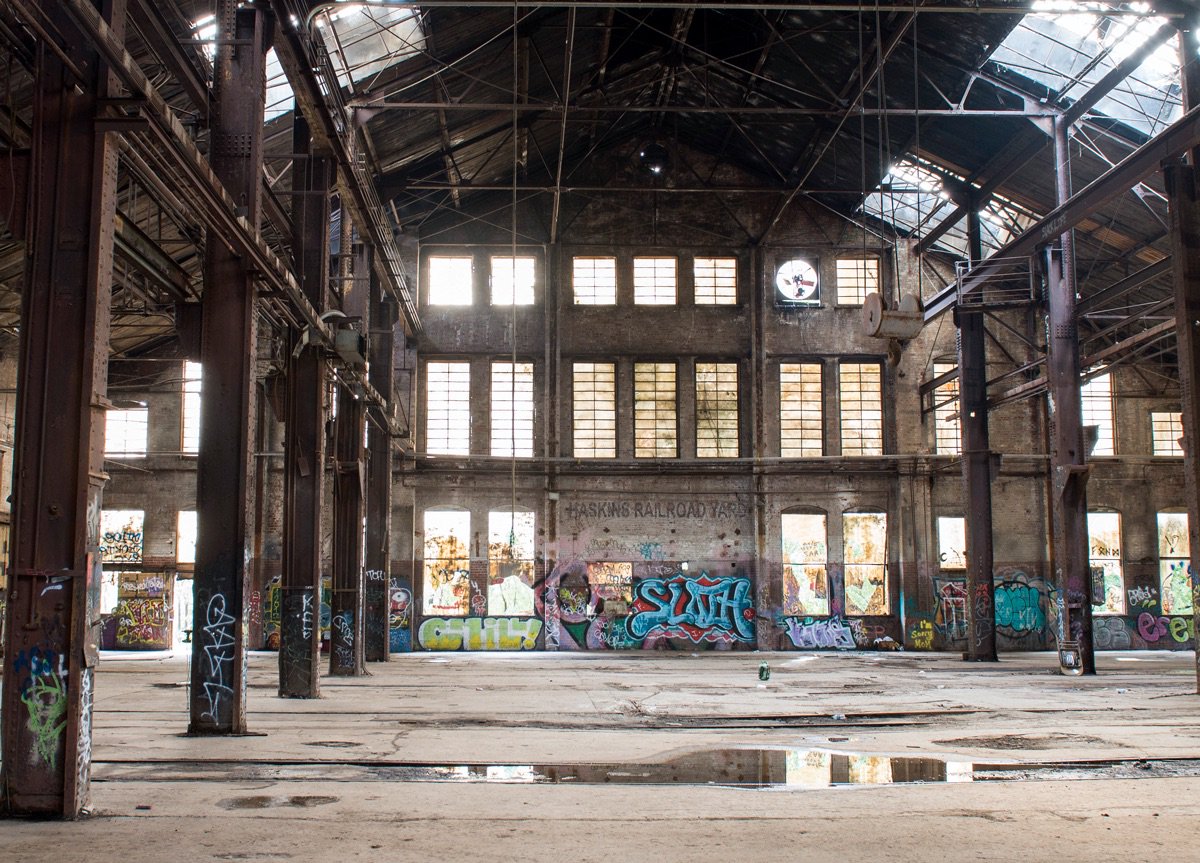 elevation_inc's tweet photo. So cool! "A self-sustaining mini-city anchored by film production" is coming to Pratt-Pullman Yard, just 5 minutes away from us. Excited for our new neighbors.
Read about it in @AtlantaMagazine.
#WeLoveATL #prattpullmanyard
https://t.co/ES0XSTbX7T https://t.co/BTdIrbLFPZ