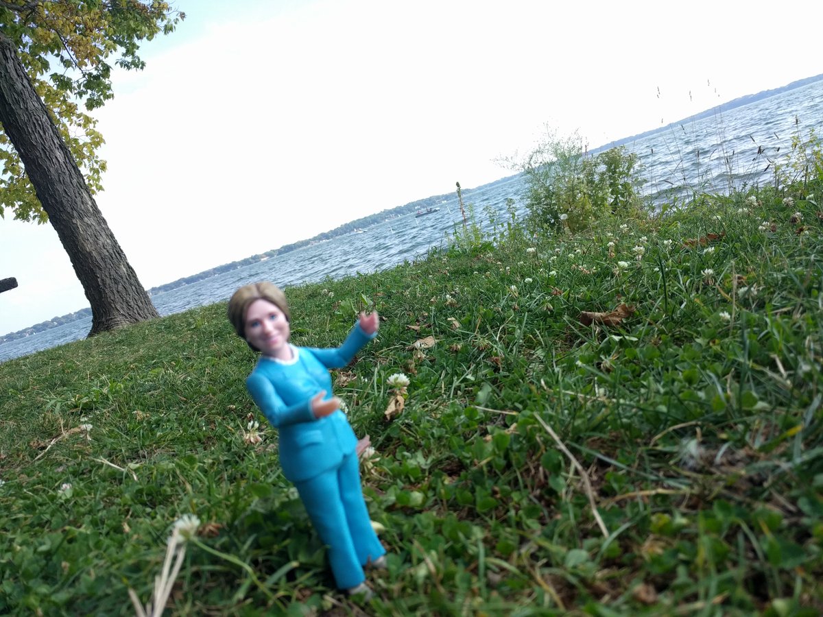 LittleHillaryRC's tweet photo. more late-summer fun at lake monona with @HillaryClinton - taking in one of the last beautiful days. *sigh* https://t.co/imK1taTVWS