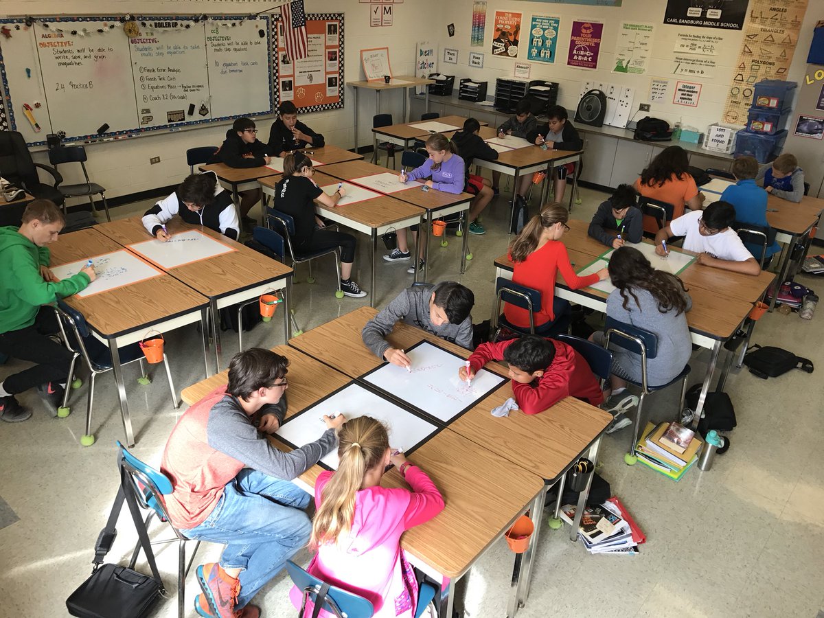 MrsWallace202's tweet photo. @ExpoMarkers Kids are working so hard on their desk white boards that markers have run dry. Will you donate to an awesome bunch of students? https://t.co/eg38iibjWd