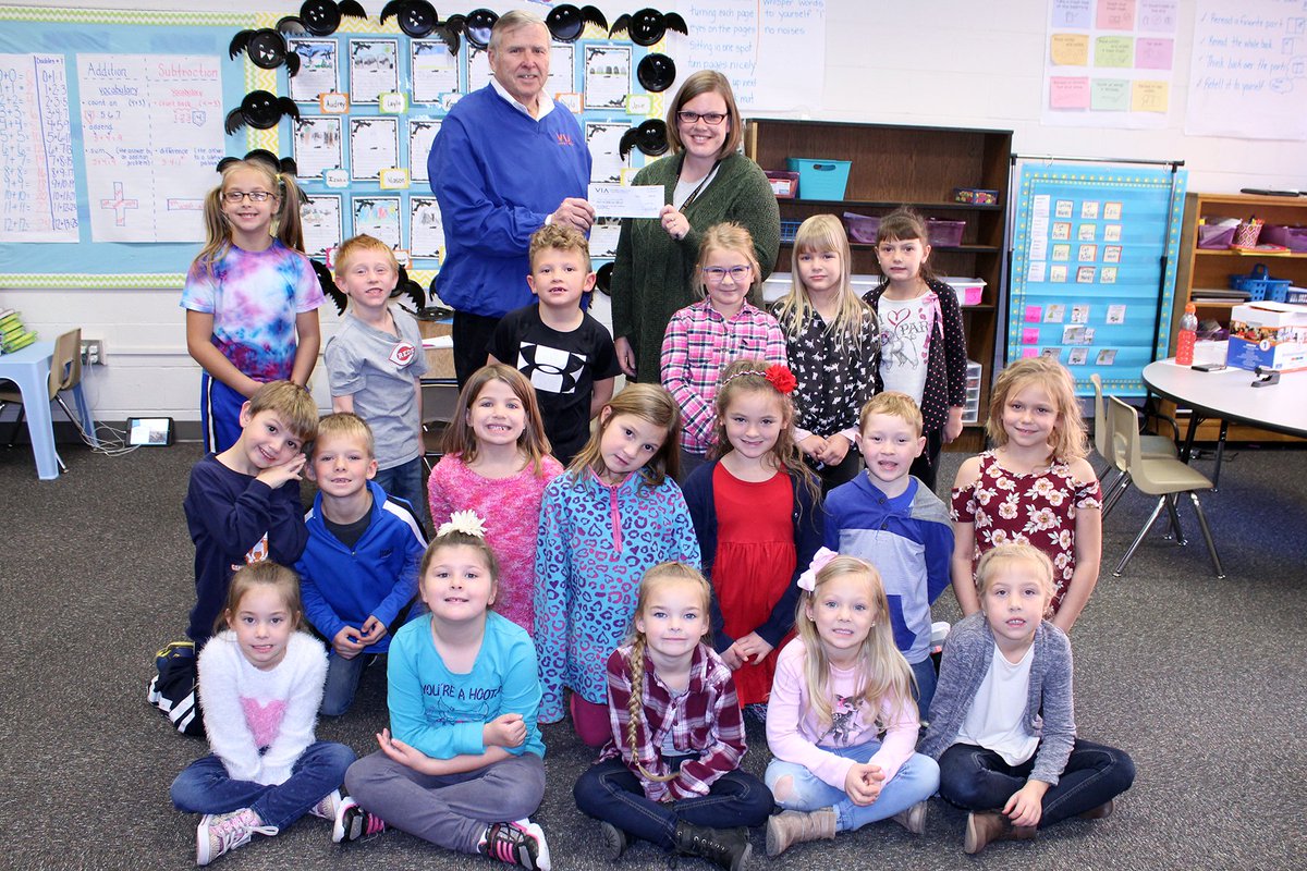 Mkt86's tweet photo. A huge thank you to @viacreditunion for our $300 grant for STEM bins in our classroom. #wearemg https://t.co/bm4vSgyPPY