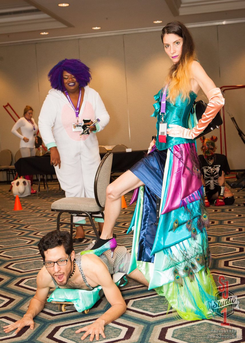 slavegirljulia6's tweet photo. @MadamMargherite @SanctuaryLAX @DomConLA @OfficialDomCon @FetPros @Bonoboville @femocracyglobal  https://t.co/mu1XhIlSKf