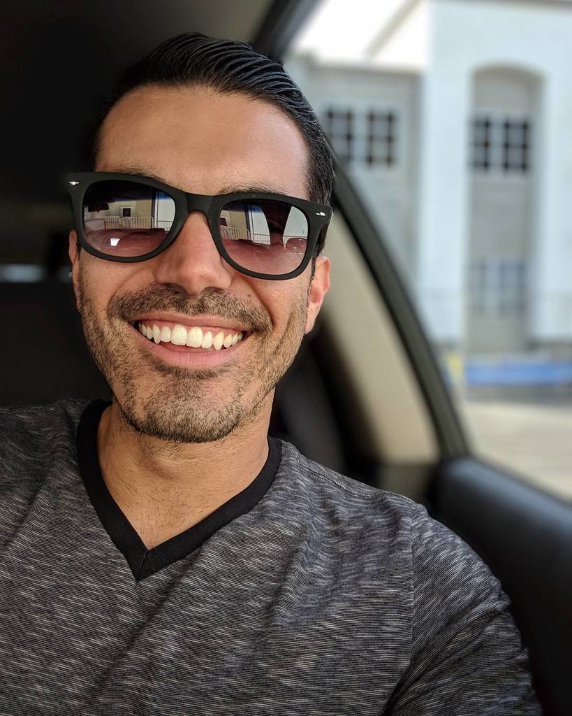 Mister3001's tweet photo. Waiting on the coworkers to hurry up and get back to the car from lunch, and... Oh, look.... A #selfie opportunity.... #selfietunity.... Ye… https://t.co/9cwSgARVaw