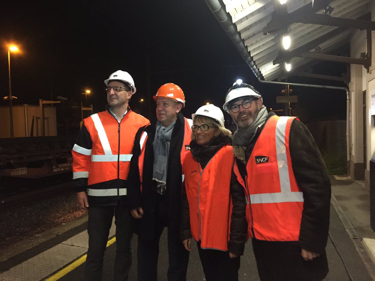 #SNCF visite chantier de nuit renouvellement complet voie avec train "usine" à Montigny-sur-Loing : impressionnant !