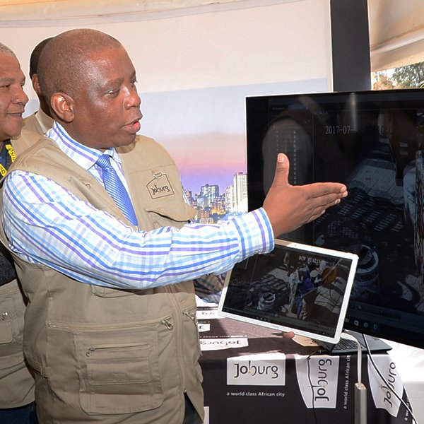 Our_DA's tweet image. The new Jozi anti-corruption unit started by @HermanMashaba has uncovered close to R16 billion in corruption, made 451 arrests, and seen over 100 city officials suspended #HandsOffMashaba