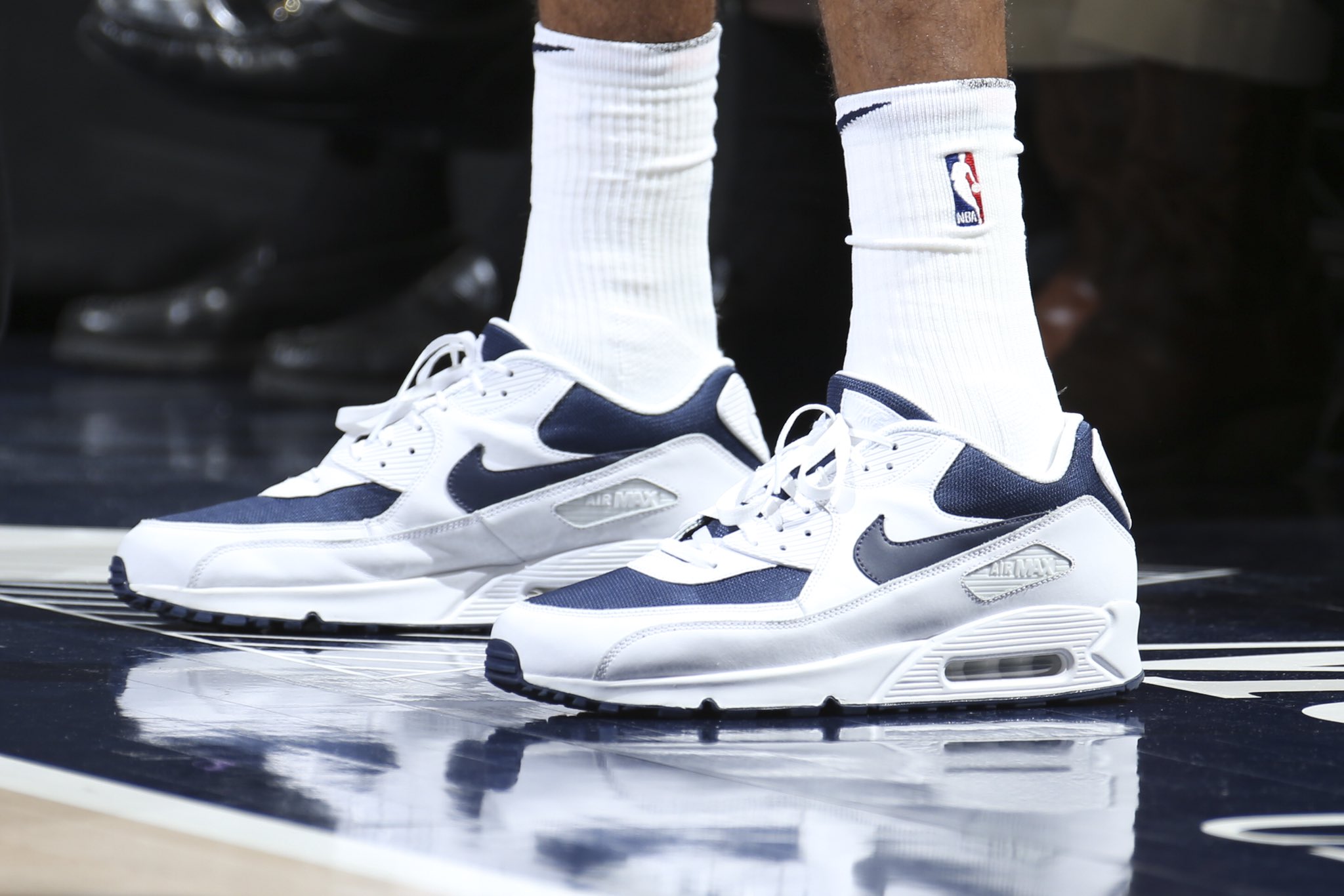 thabo sefolosha air max 90