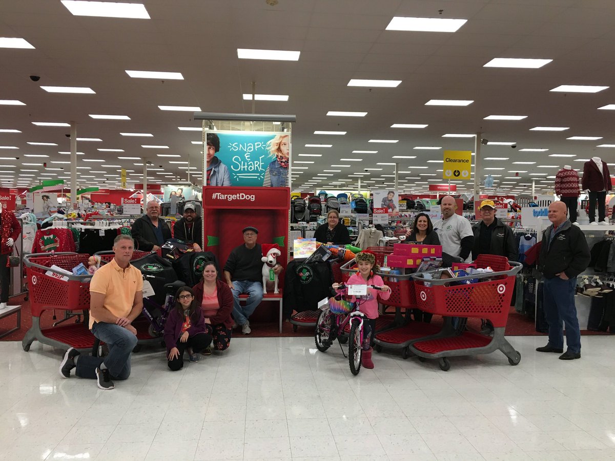 mckay_don's tweet photo. Garden State Corvette Club thanks T1917 for their hospitality as we purchased our toys for this years Toys for Tots. @LizZee1917  @S2Roche https://t.co/GGC9m5PwMR