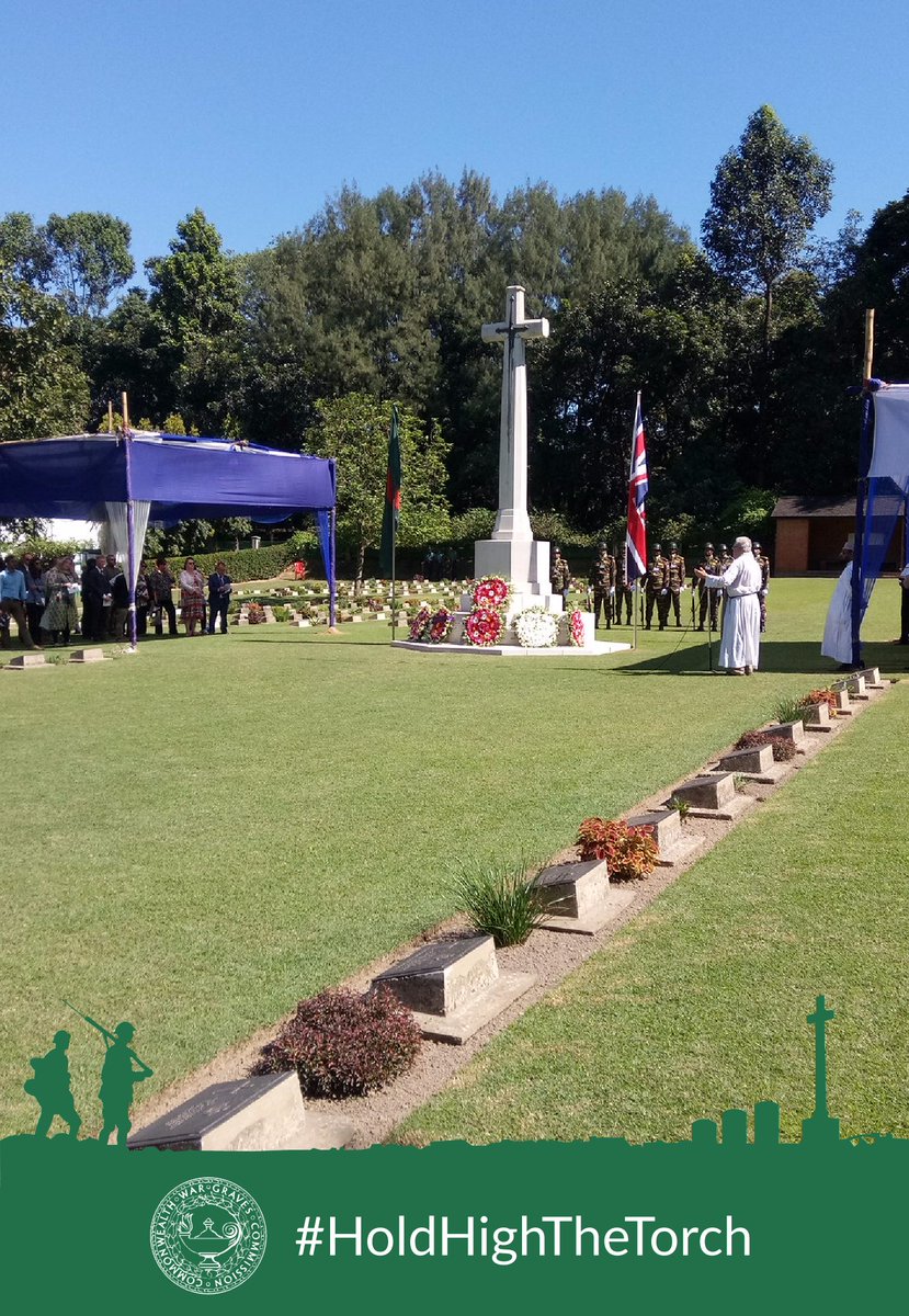 MbeMohd's tweet photo. #HoldHighTheTorch #ChittagongWarCemetery #RemembranceDay2017 @CWGC https://t.co/g6KLcqjFqF