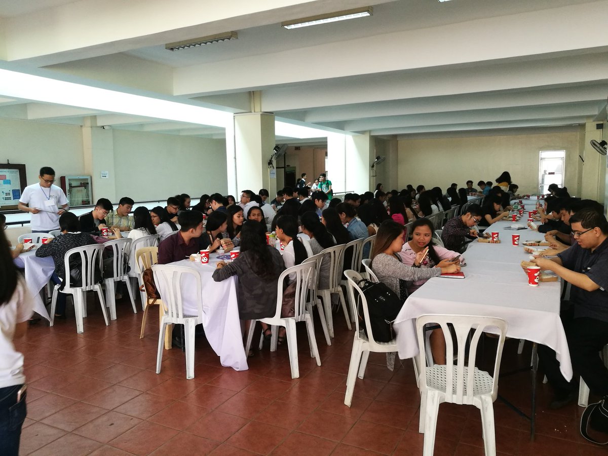 up_jfa's tweet photo. Thanks for the food @Jollibee! #GainTheEdge #ROI2017 https://t.co/fUOQTUEqRT