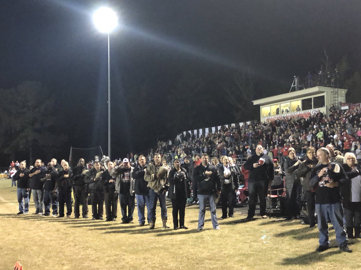 tatumeverett's tweet photo. Many High honoring Veterans Day, playing Proud to be an American whilr every single player shook local vets hands. Great moment!! @coach_jcurtis https://t.co/8QLLVcX6tY