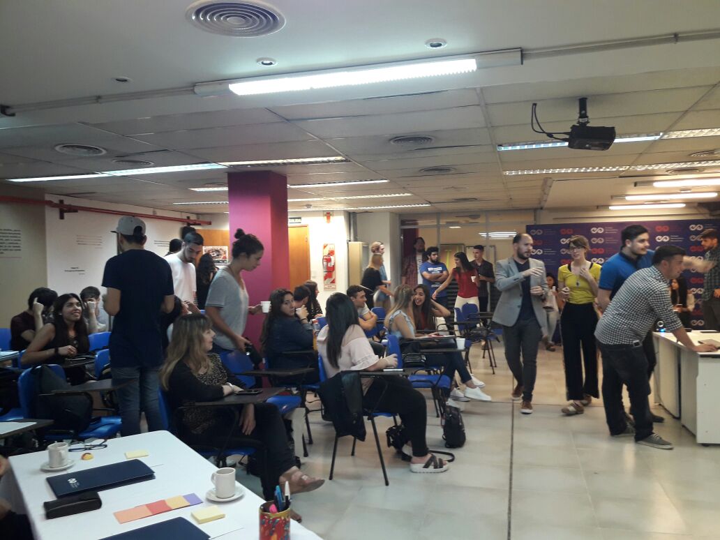 AgenciaIyE's tweet photo. #CUPEmprende
¡La Agencia se suma a la #HackatonCUP! @jomarponce fue jurado en la jornada de hoy 💡. https://t.co/2SNi34T3Nd