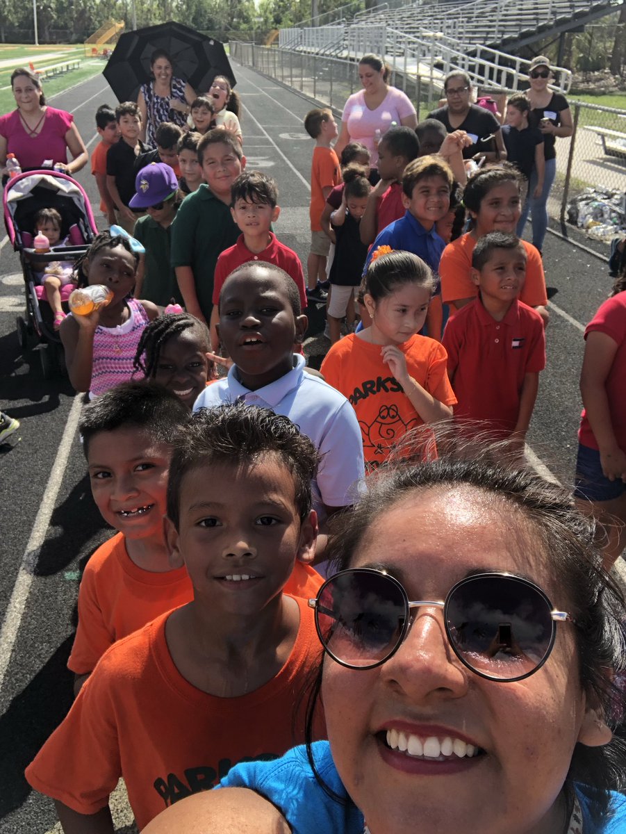 LaLovelyMaestra's tweet image. My #ClassyClass had such an amazing time at PSE’s Walk-a-thon! You know I love them a lot if I agree to run along with them. #ParksideProud