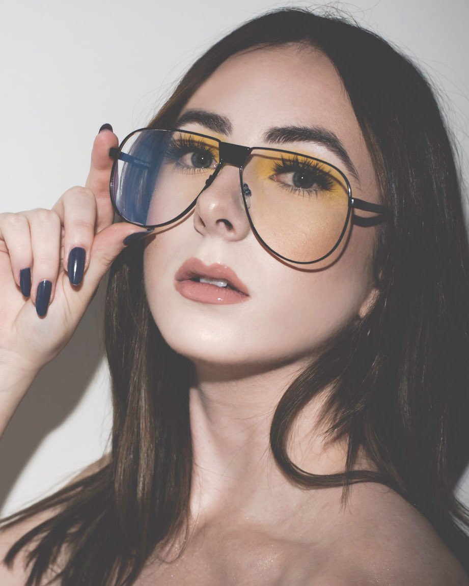 h0m0milk's tweet photo. If it’s yellow, let it mellow 🍋 #Photography #LookingForInternship https://t.co/Xx4XE1CDNq