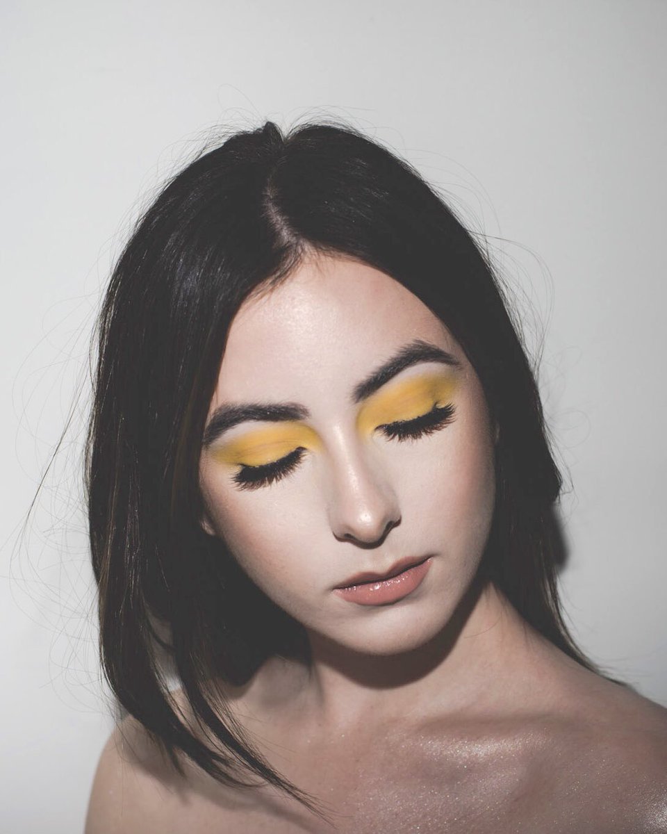 h0m0milk's tweet photo. If it’s yellow, let it mellow 🍋 #Photography #LookingForInternship https://t.co/Xx4XE1CDNq