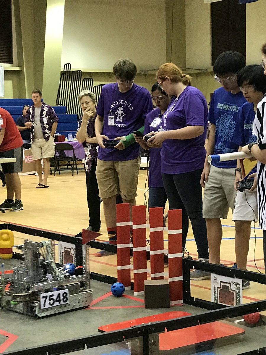 ftc9850's tweet photo. Robot did not cooperate today... but still had a blast on Kauai at the district match! https://t.co/dbjpb7dIRv