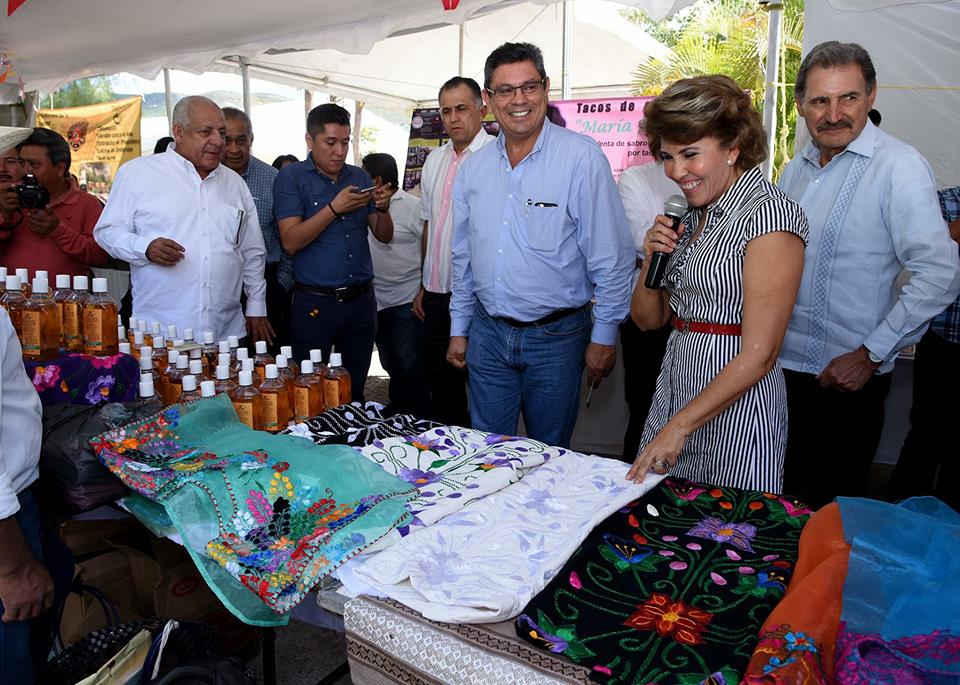 MerceCalvoE's tweet photo. Inauguramos la primera Feria Agroalimentaria de Guerrero, con la cual se busca apoyar a que la economía de nuestro Estado se fortalezca. https://t.co/alJ4g7PoFT
